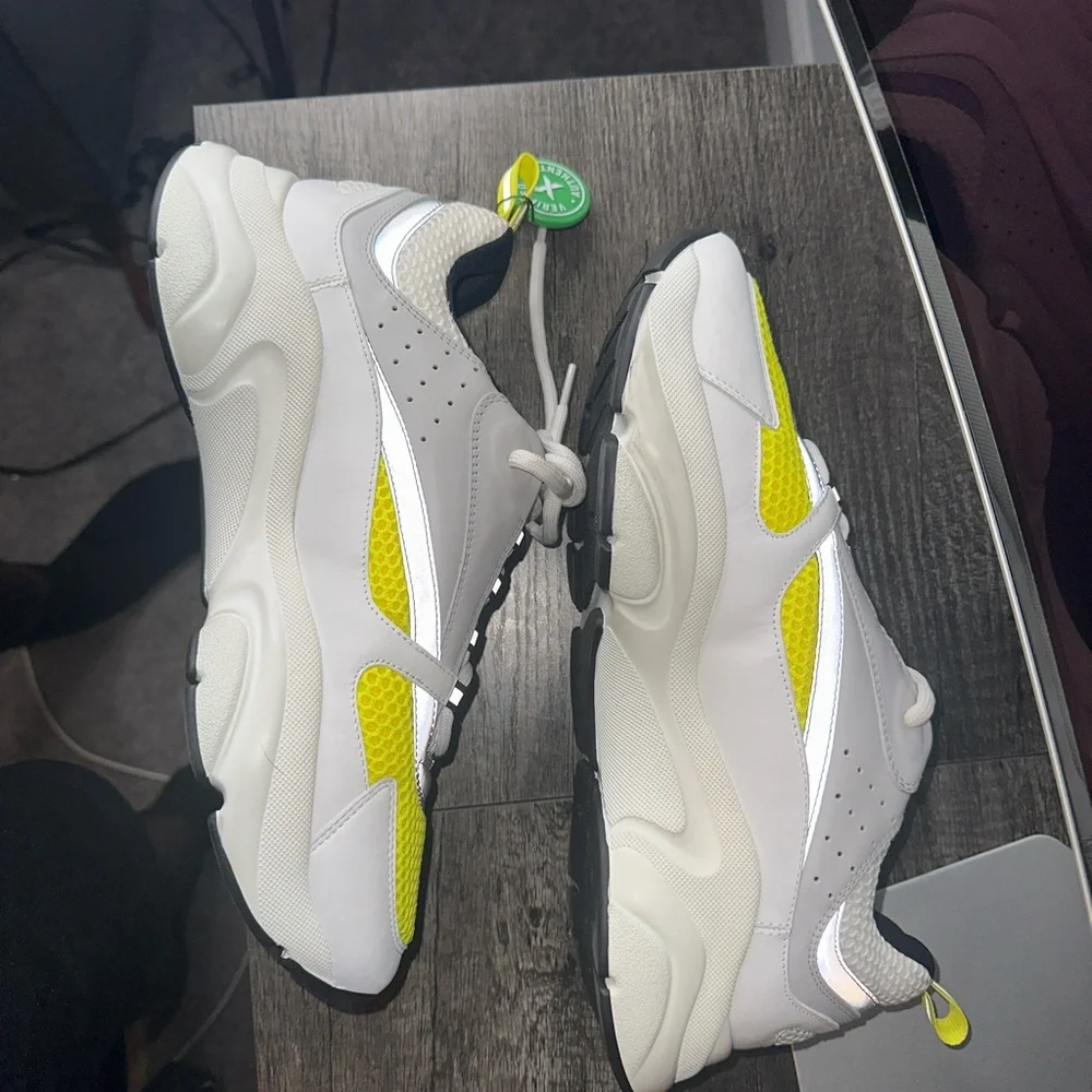 Wore twice. Literally like new. Dm for negotiations - Picture 6 of 8